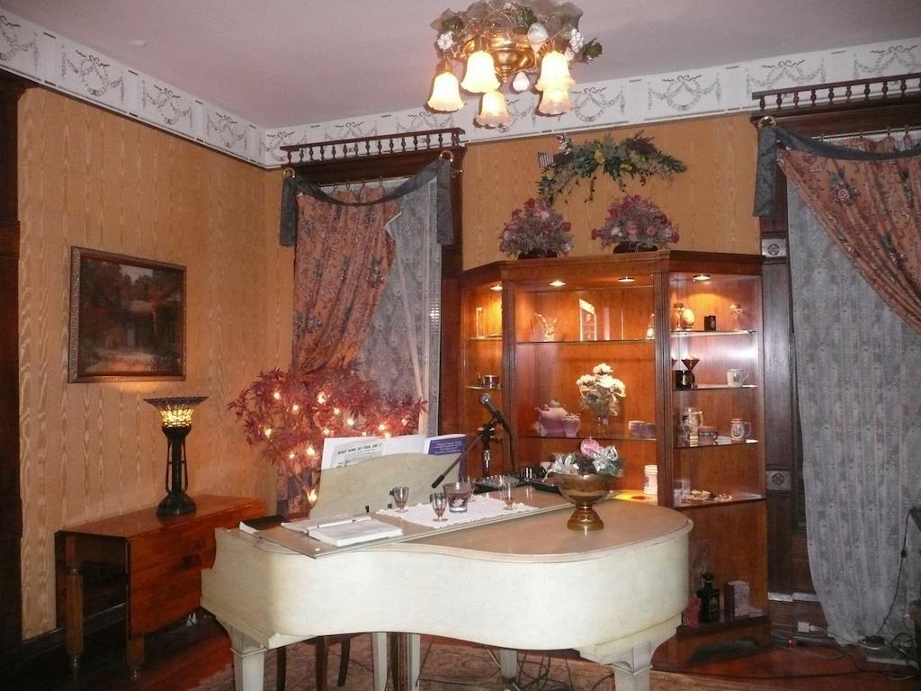 Old Northside Bed & Breakfast Indianapolis Exterior photo